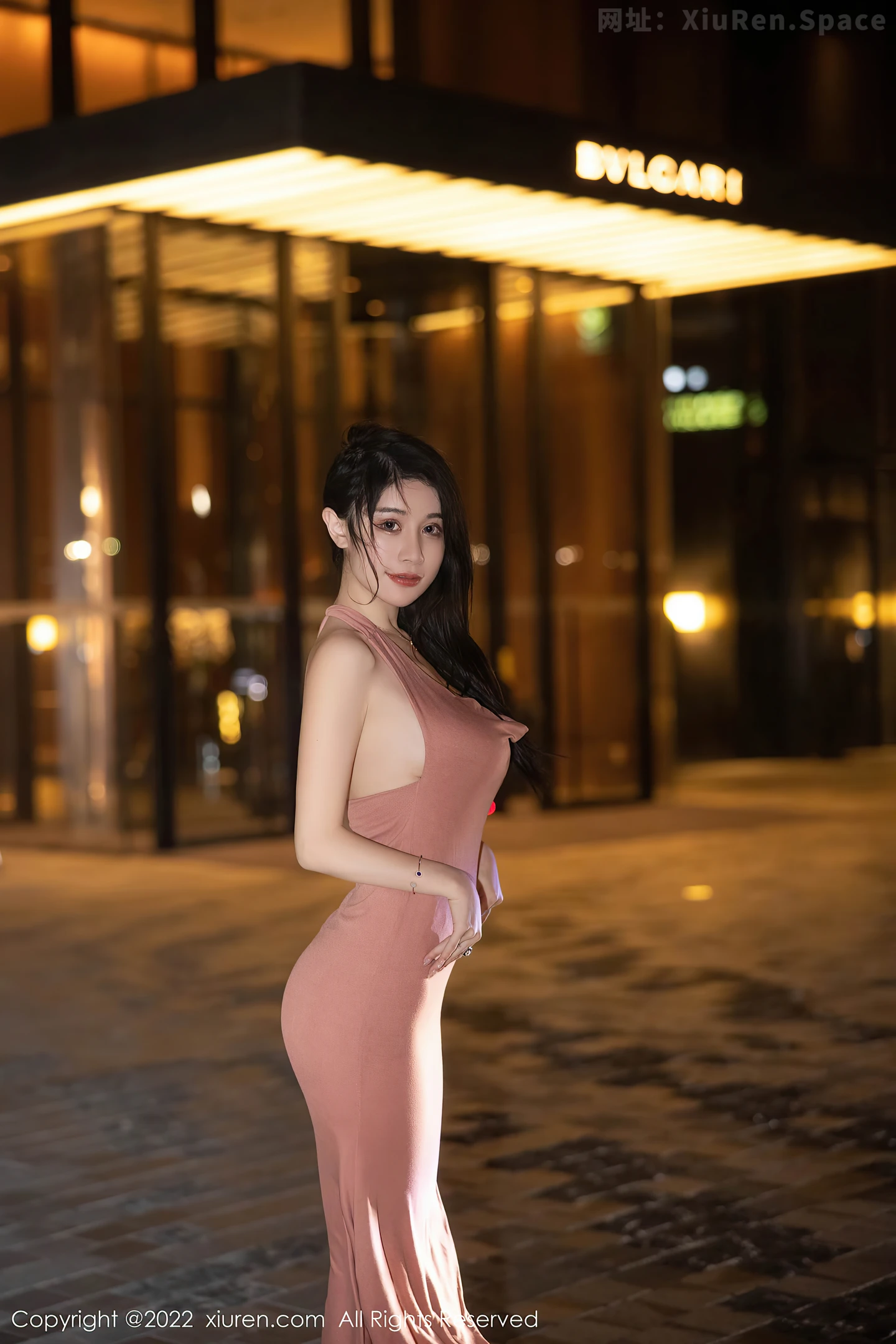 图片[5]-[XiuRen秀人网] VOL.5426 模特美七Mia西双版纳旅拍脱淡红色连衣裙秀丰满身材诱惑写真114P-秀人网官方网站